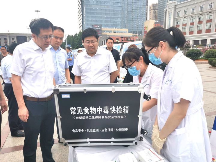 济南启动“食安宣传周主题日”活动 企业代表承诺“尚俭崇信”